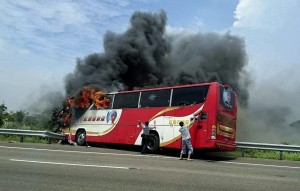 Taiwan tourist coach catches fire, killing 24 Chinese tourists and Taiwan guide and driver