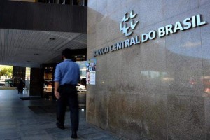 564195_brazil-central-bank_-_qu65_rt728x0-_os621x414-_rd621x414