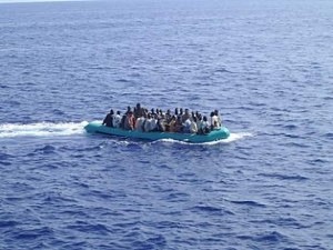 603580_Arrivo_Di_Migranti_Nel_Mare_Di_Lampedusa_-_Arrival_Of_Immigrants_In_The_Sea_Of_Lampedusa_Italy_757647_Large_-_Qu65_RT728x0-_OS615x461-_RD615x461-