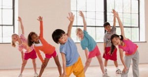 Children-exercising-in-fitness-class-780x405